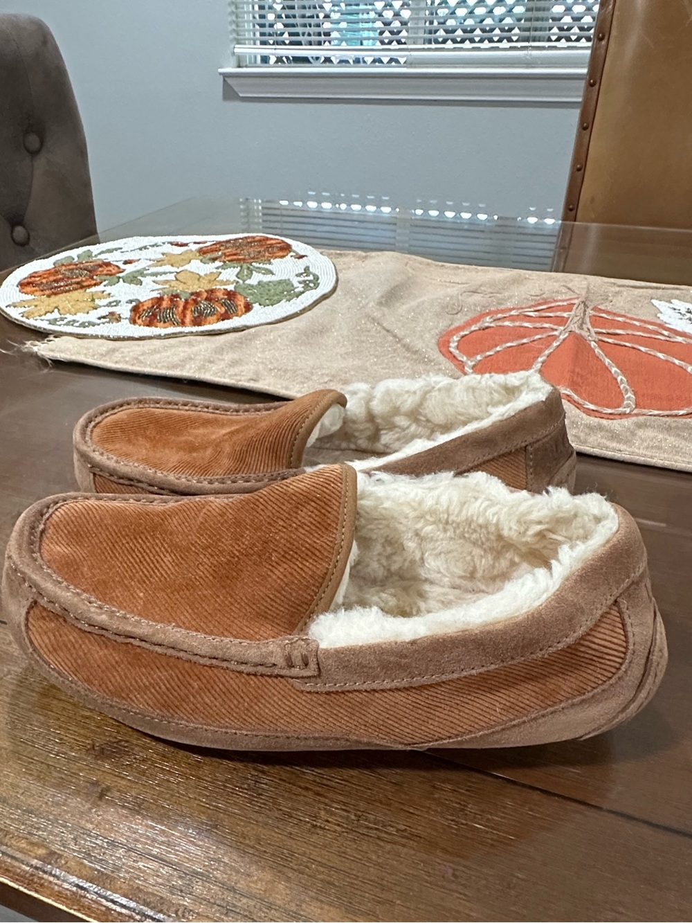 UGG Corduroy Ascot Slippers Moccasin Loafers Chesnut Men's Size 8 Us